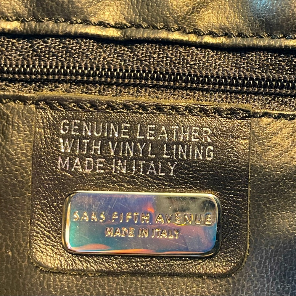 - Saks Fifth Avenue Leather purse. - Picture 4 of 16